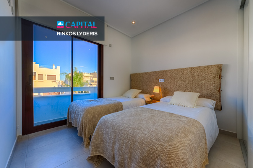 Parduodamas namas Calle Barrio Los Villenas 1250 , 107.00 kv.m ploto,  Floors 19