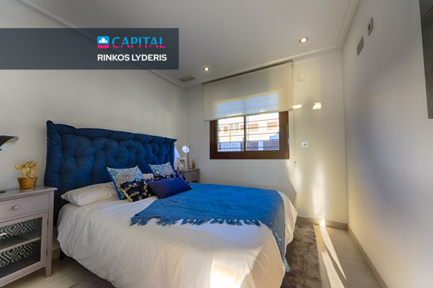 Parduodamas namas Calle Barrio Los Villenas 1250 , 107.00 kv.m ploto,  Floors 21