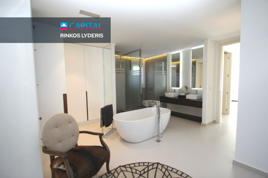 Parduodamas namas Calle los Chirrines 9 , 144.00 kv.m ploto,  Floors 22