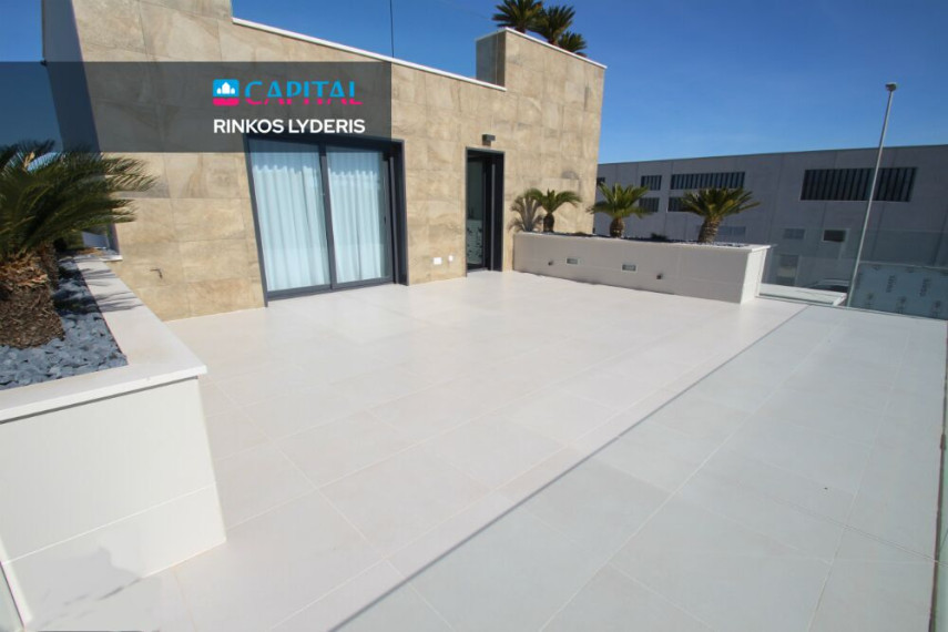Parduodamas namas Calle los Chirrines 9 , 144.00 kv.m ploto,  Floors 4