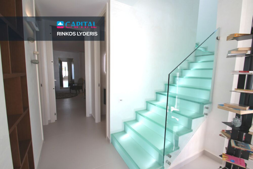 Parduodamas namas Calle los Chirrines 9 , 144.00 kv.m ploto,  Floors 23