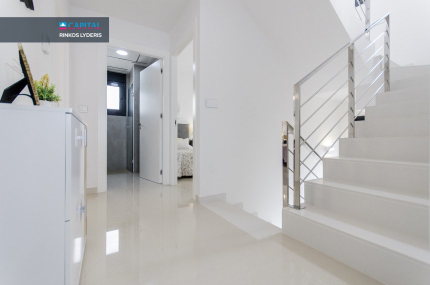 Parduodamas namas Calle los Chirrines 9 , 144.00 kv.m ploto,  Floors 9
