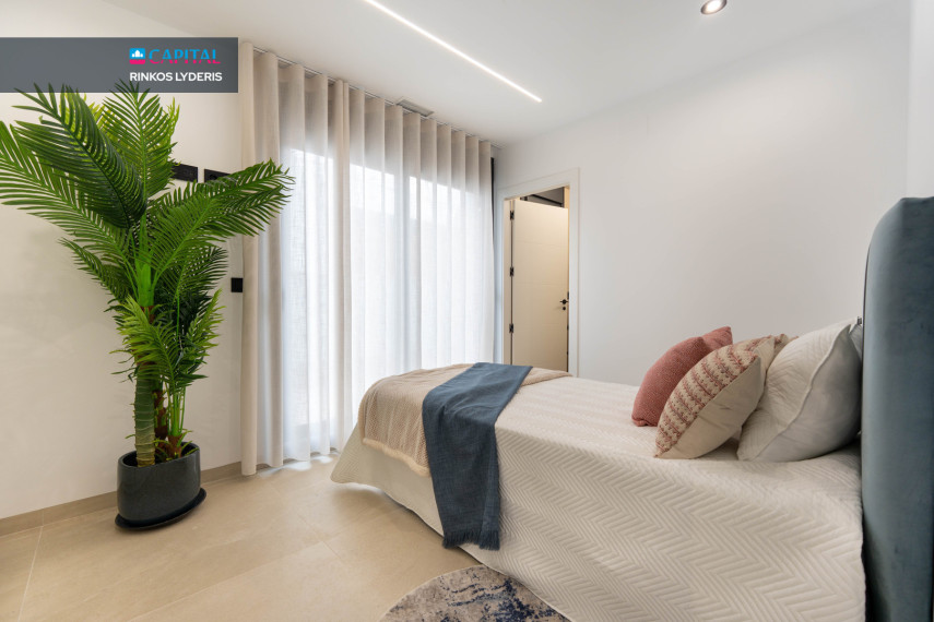 Parduodamas namas Calle Salvador Saura 21 , 112.00 kv.m ploto,  Floors 14