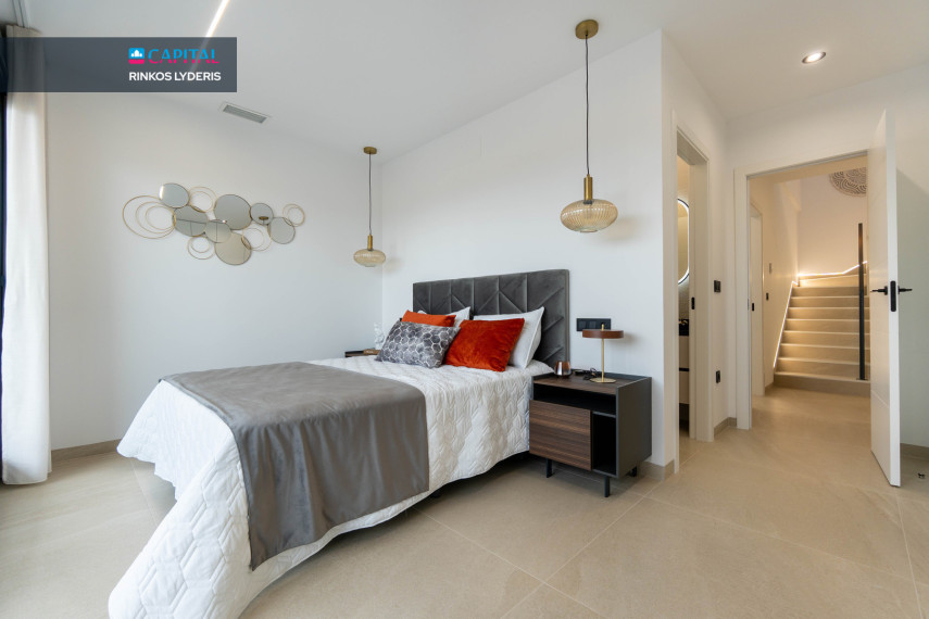 Parduodamas namas Calle Salvador Saura 21 , 112.00 kv.m ploto,  Floors 18