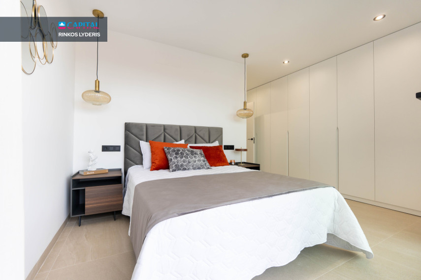 Parduodamas namas Calle Salvador Saura 21 , 112.00 kv.m ploto,  Floors 20