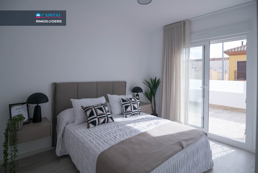 Parduodamas namas Calle Carlos I 8 , 117.00 kv.m ploto,  Floors 17