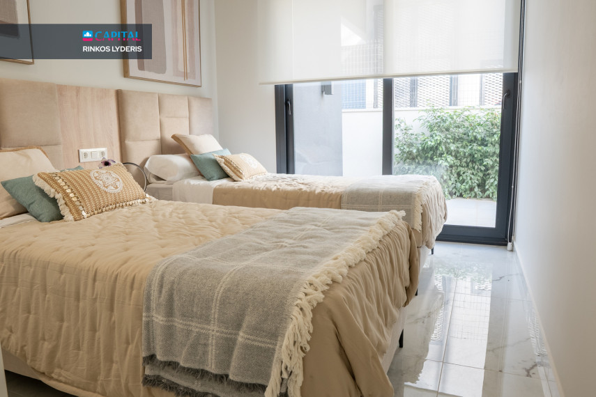 Parduodamas namas Calle Gerona 18 , 167.00 kv.m ploto,  Floors 8