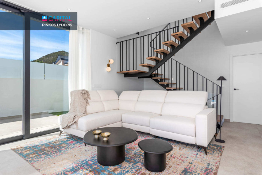 Parduodamas namas Calle Solana 13 , 311.00 kv.m ploto,  Floors 3