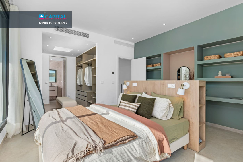 Parduodamas namas Calle Solana 13 , 311.00 kv.m ploto,  Floors 8