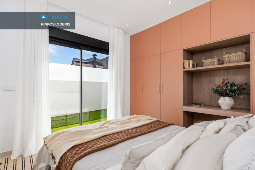 Parduodamas namas Calle Solana 13 , 311.00 kv.m ploto,  Floors 20