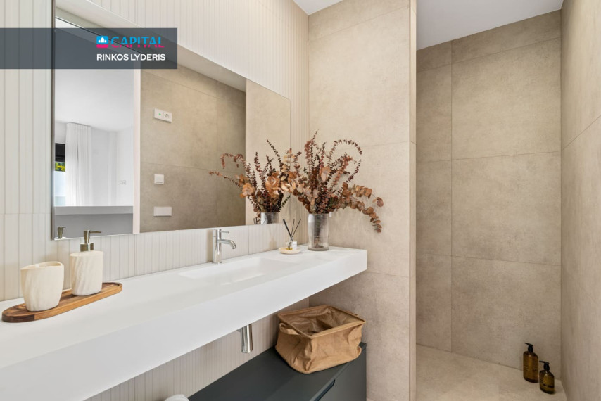 Parduodamas namas Calle Solana 13 , 307.00 kv.m ploto,  Floors 4