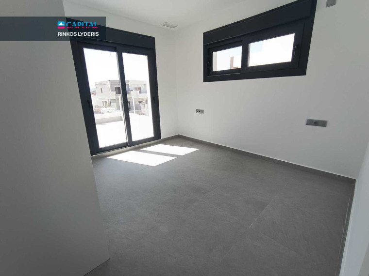 Parduodamas namas Calle Manuel de Falla 58 , 96.00 kv.m ploto,  Floors 7