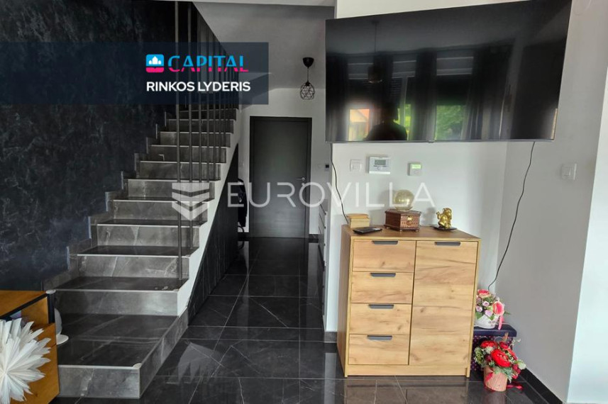 Parduodamas namas Kolodvorska ulica 1 , 550.00 kv.m ploto, 3 Floors 17