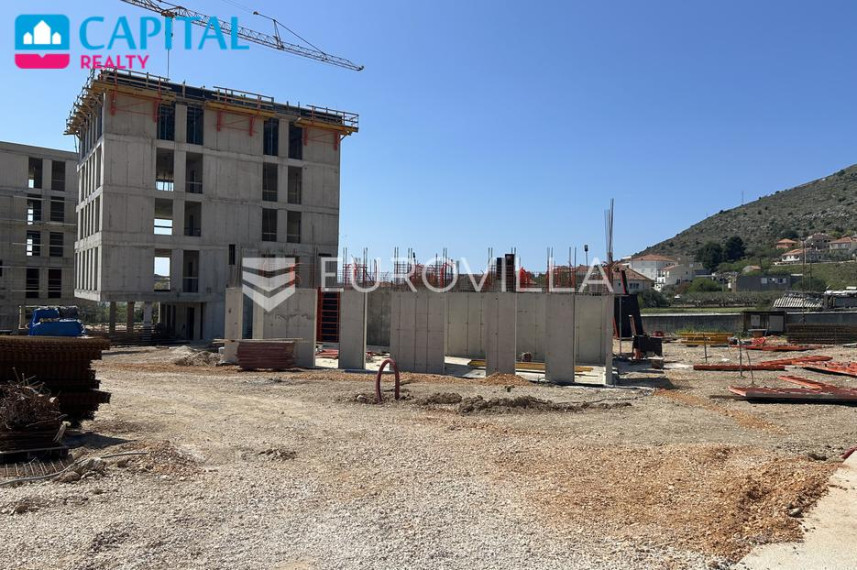 Parduodamas butas Put Gornjih Vrata 36 , 90.00 kv.m ploto, 2 kambariai 10