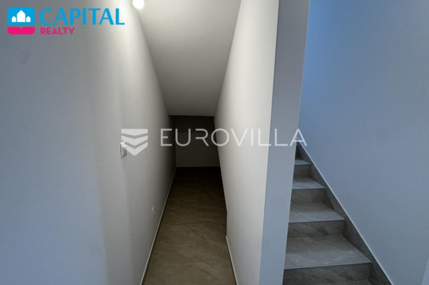 Parduodamas namas Ulica Katarine Zrinske 33 , 169.89 kv.m ploto, 3 Floors 6