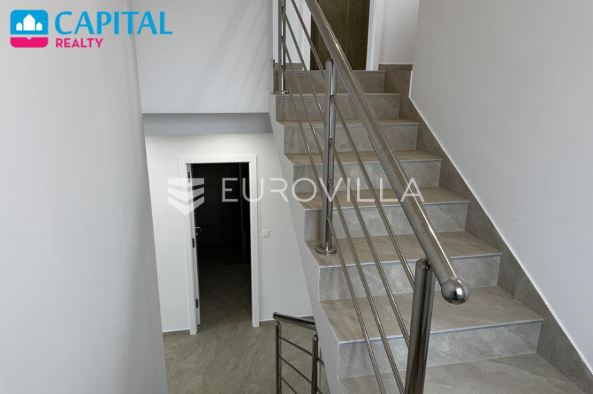 Parduodamas namas Ulica Katarine Zrinske 33 , 169.89 kv.m ploto, 3 Floors 7