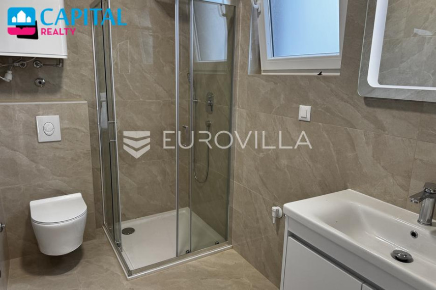 Parduodamas namas Ulica Katarine Zrinske 33 , 169.89 kv.m ploto, 3 Floors 18