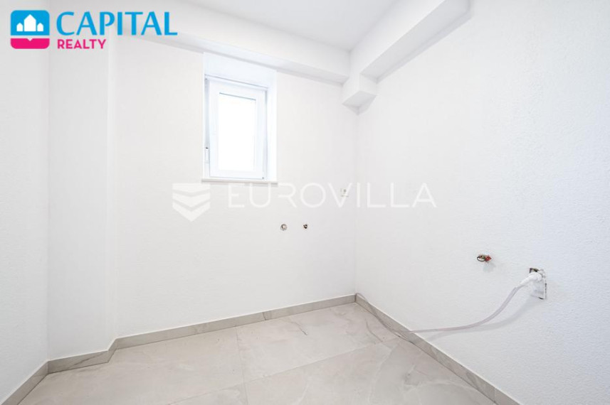 Parduodamas butas Trg žrtava fašizma 8 , 160.00 kv.m ploto, 3 kambariai 12