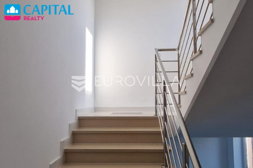 Parduodamas butas Ulica Braće Radić 40 , 239.00 kv.m ploto, 5 kambariai 8