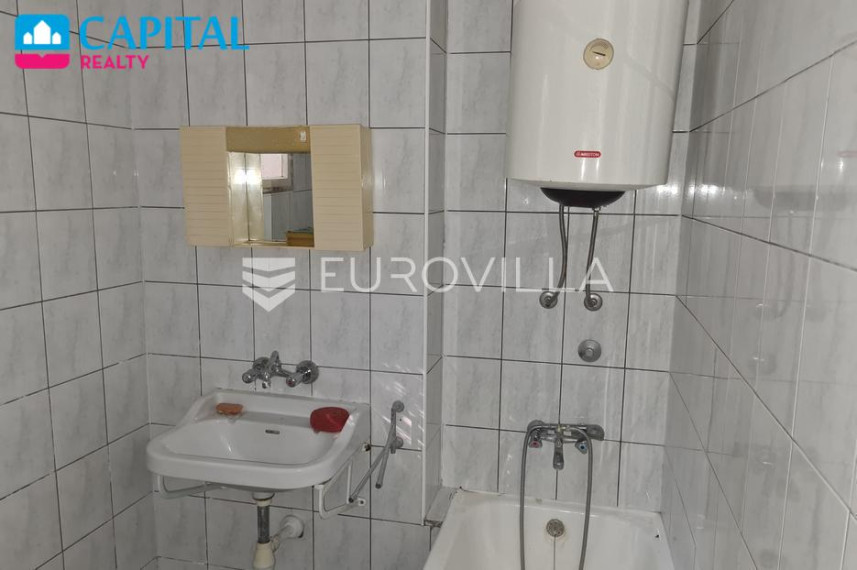 Parduodamas namas Obala korčulanskih brodograditelj 12 , 204.00 kv.m ploto, 3 aukštai 7