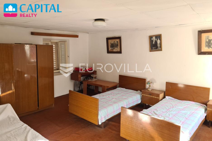Parduodamas namas Obala korčulanskih brodograditelj 12 , 204.00 kv.m ploto, 3 aukštai 9