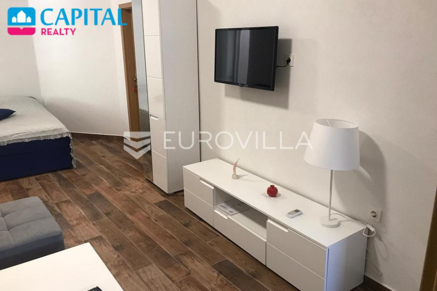 Parduodamas namas Uvala Mala Krušćica b.b , 440.00 kv.m ploto, 2 aukštai 12