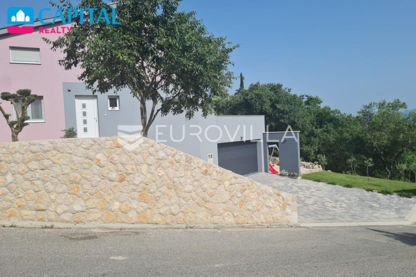 Parduodamas namas Vinjani Donji 409 , 220.00 kv.m ploto, 3 aukštai 3