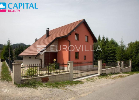 Parduodamas namas Rudolfa Strohala 100 , 130.00 kv.m ploto, 2 aukštai