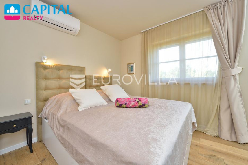 Parduodamas namas Jadrija X 33 , 315.62 kv.m ploto, 2 aukštai 14