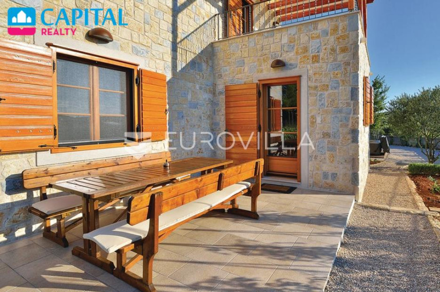 Parduodamas namas Jadrija X 33 , 315.62 kv.m ploto, 2 aukštai 35