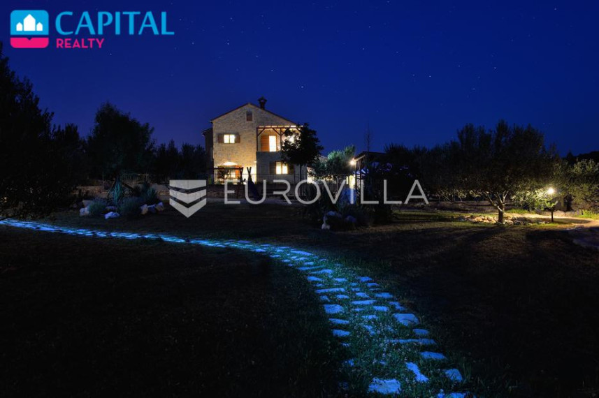 Parduodamas namas Jadrija X 33 , 315.62 kv.m ploto, 2 aukštai 41