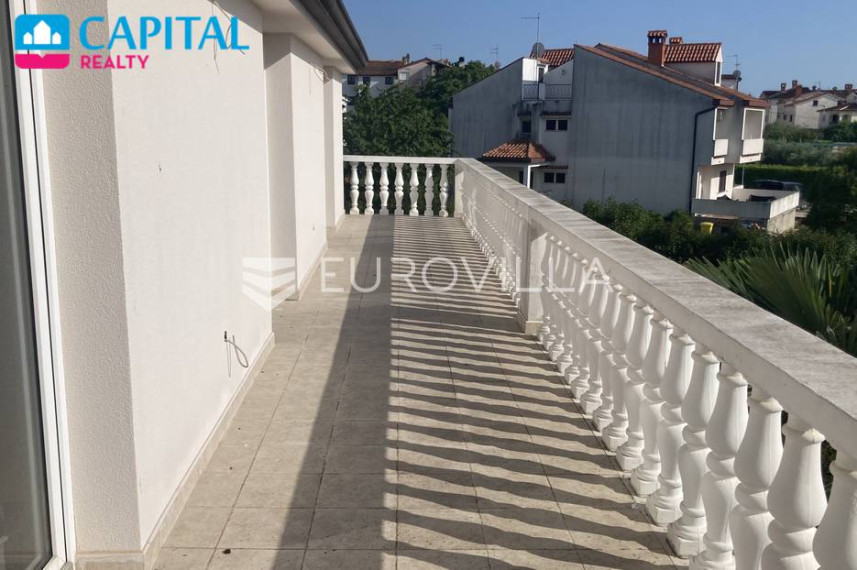 Parduodamas namas Ribarska ulica 161 , 578.09 kv.m ploto, 4 aukštai 4