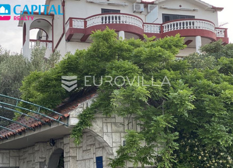 Parduodamas namas Trg Marnjiva 13 , 320.00 kv.m ploto, 3 aukštai Parduodamas namas Trg Marnjiva 13 , 320.00 kv.m ploto, 3 aukštai