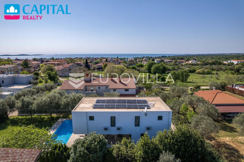 Parduodamas namas Peroj 768b , 282.89 kv.m ploto, 2 aukštai 17