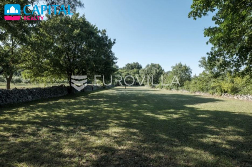 Parduodamas namas Barban 41b , 350.00 kv.m ploto, 1 aukštai 28