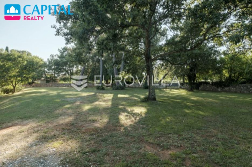 Parduodamas namas Barban 41b , 350.00 kv.m ploto, 1 aukštai 32