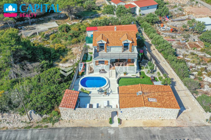 Parduodamas namas Gračine 3 , 265.00 kv.m ploto, 3 aukštai 4