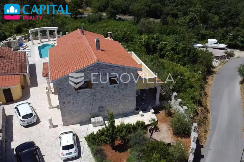 Parduodamas namas Tribulje 31 , 550.00 kv.m ploto, 3 aukštai 4