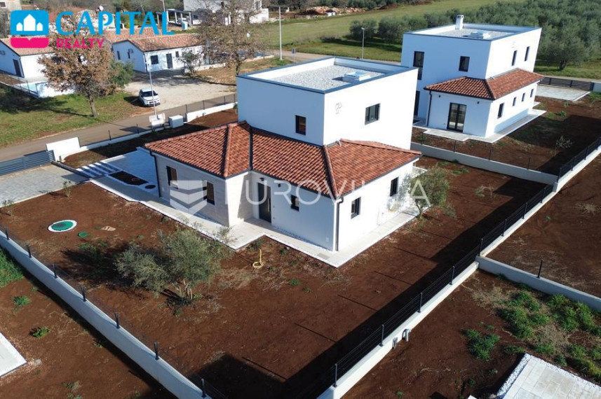Parduodamas namas 154.00 kv.m ploto, 2 aukštai 9