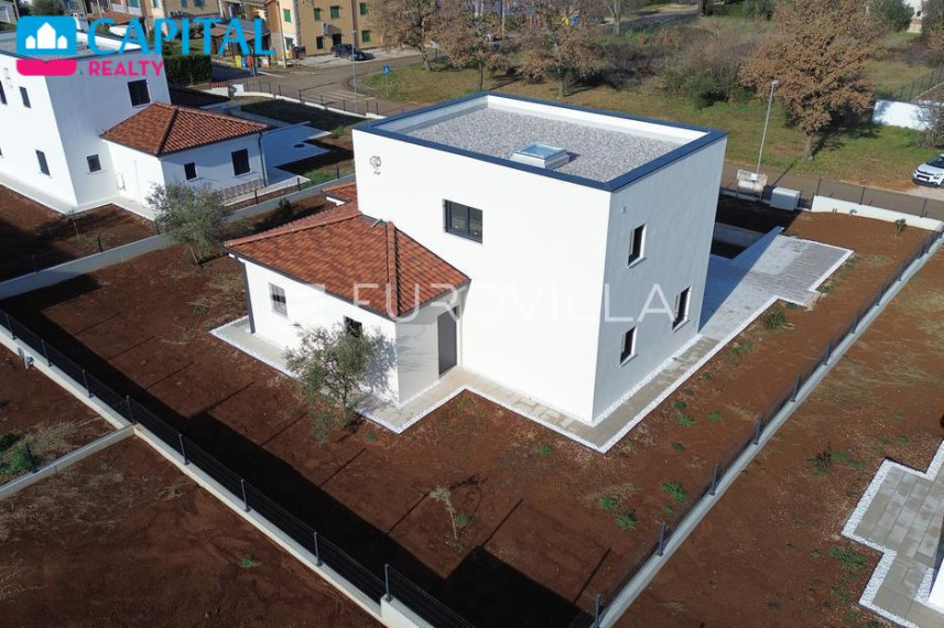 Parduodamas namas 154.00 kv.m ploto, 2 aukštai 10