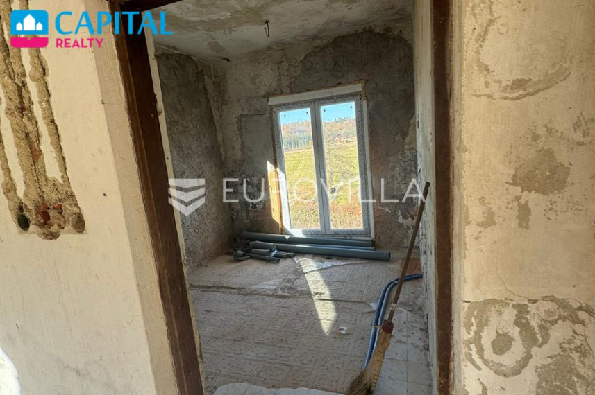 Parduodamas namas trg hrvatskih branitelja 18 , 300.00 kv.m ploto, 3 aukštai 6