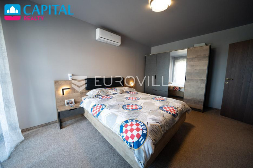 Parduodamas namas Hvarska ulica 2 , 210.55 kv.m ploto, 4 aukštai 17