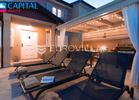 Parduodamas namas 175.13 kv.m ploto, 2 aukštai