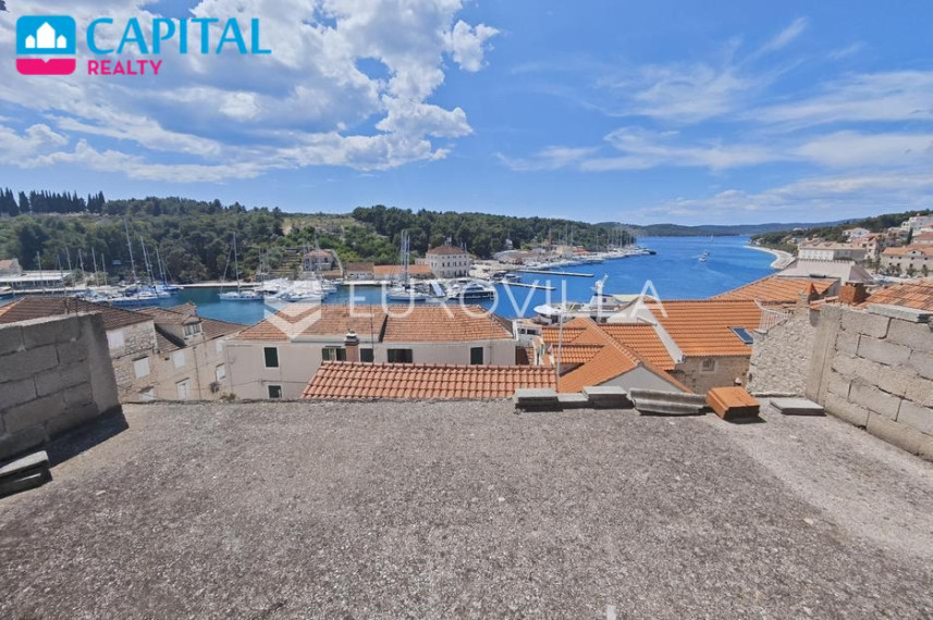 Parduodamas namas Sridnja kala 1 , 324.00 kv.m ploto, 4 aukštai 1