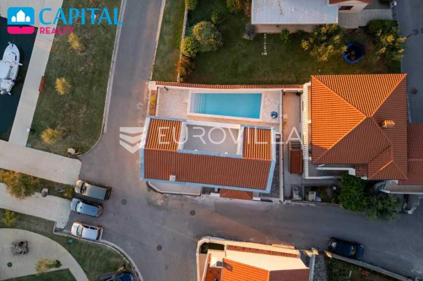 Parduodamas namas Trg braće Radić 2 , 168.00 kv.m ploto, 3 aukštai 9