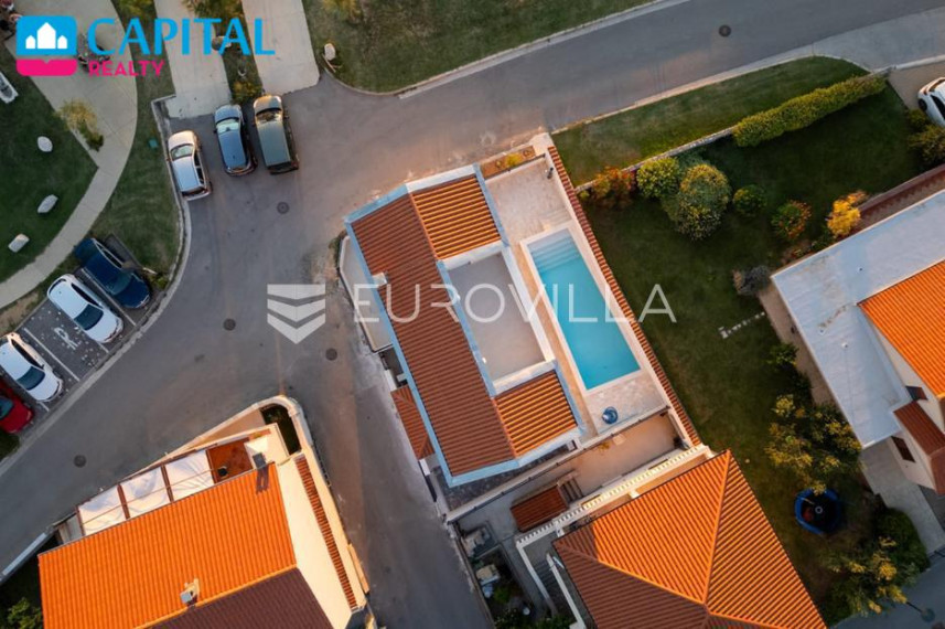 Parduodamas namas Trg braće Radić 2 , 168.00 kv.m ploto, 3 aukštai 11