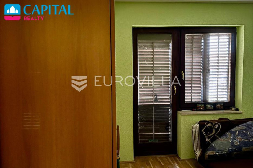 Parduodamas namas Braće Radića 75 , 1250.00 kv.m ploto, 2 aukštai 14