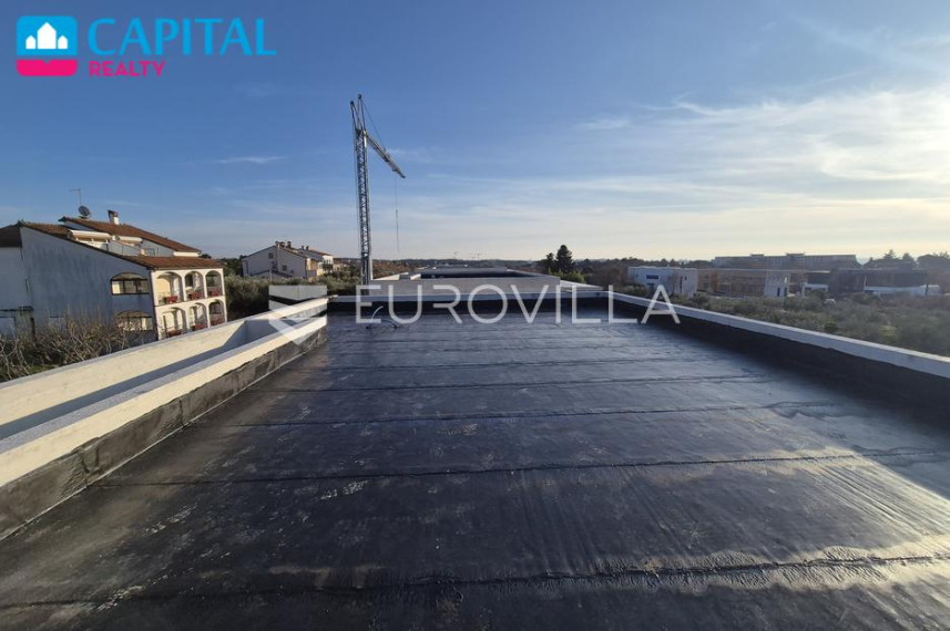 Parduodamas namas Gregovo III 12 , 400.00 kv.m ploto, 3 aukštai 33