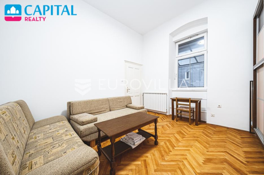 Parduodamas butas Trg Žrtava Fašizma 7 , 45.00 kv.m ploto, 1 kambariai 1