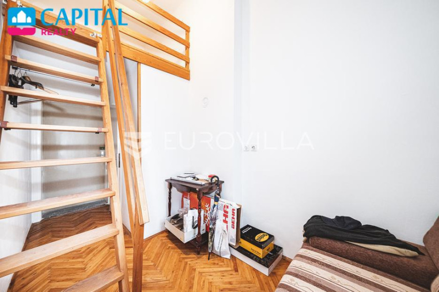 Parduodamas butas Trg Žrtava Fašizma 7 , 45.00 kv.m ploto, 1 kambariai 12
